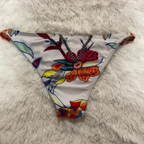 Bathing suit bottoms - Picture 4 of 4